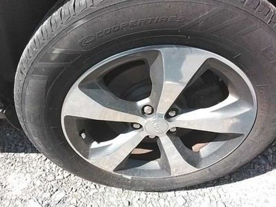 Wheel 18x7 5 Spoke Polished Face With Gray Pockets Fits 19 CHEROKEE 3221887