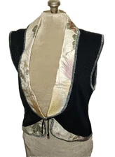 Kiyoko Dressy Knit Vest Woman's M Tie waist Floral Embroidered Lapel Sparkle