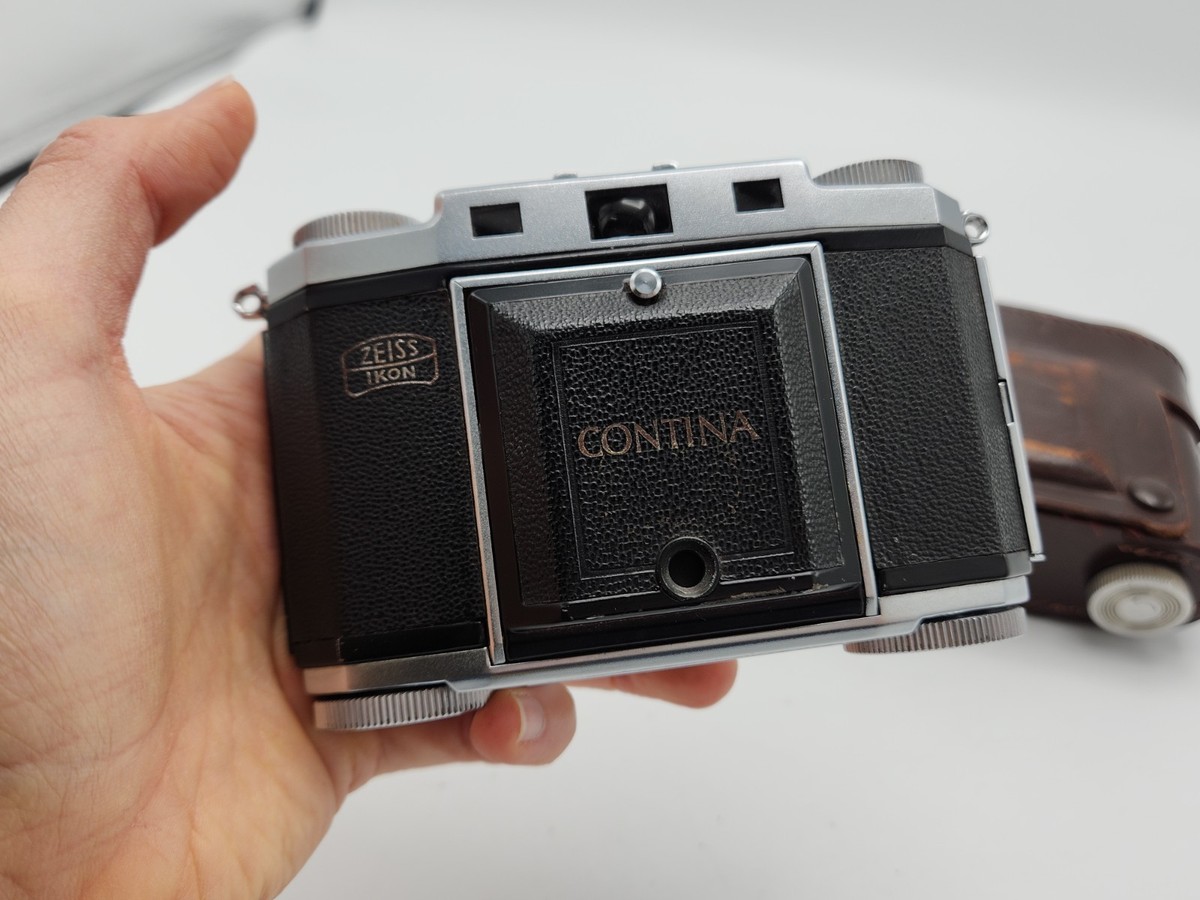Vintage Zeiss Ikon Contina 524/24 35mm RF Camera w/ Novar 45mm F3