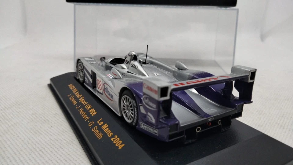 IXO AUDI R8 SPORT UK NR 88 LE MANS 2004 DAVIES - HERBERT - SMITH SCALA 1:43 - Immagine 4 di 4
