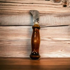 Vintage Wood Handle Cutting Tool Knife Carpet,Linoleum Shingles May need Sharpen