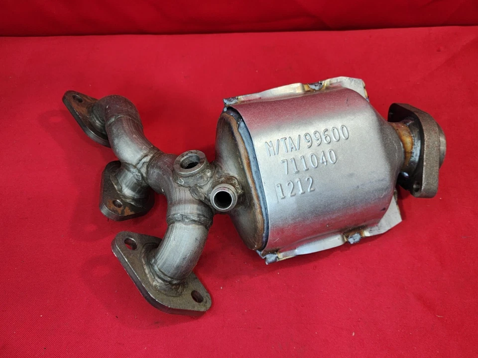 Convertidor catalítico colector Walker 16334 para Mazda MPV 2000-2001 2,5 L V6 Foto 3 de 4