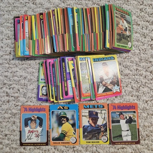 1975 Topps Baseball Lot of 272 Cards - Nolan Ryan Tom Seaver Al Kaline HoFers+++