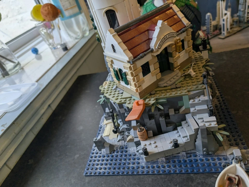 LEGO Ideas 21335 Motorized Lighthouse, photo 3 of 5