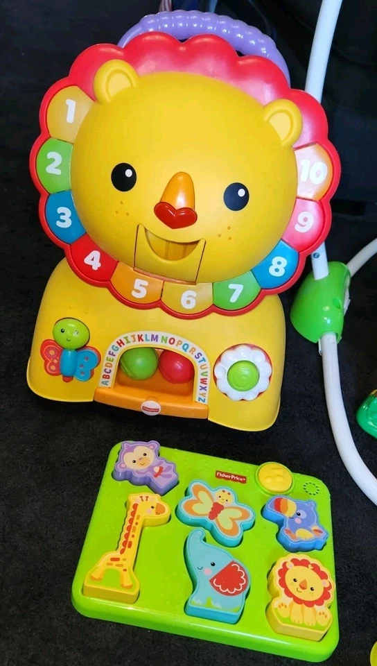 Fisher-Price Jumperoo Centro de Actividades para Bebés, Lote 3 en 1 Sentarse, Pasear y Pasear León Foto 4 de 4