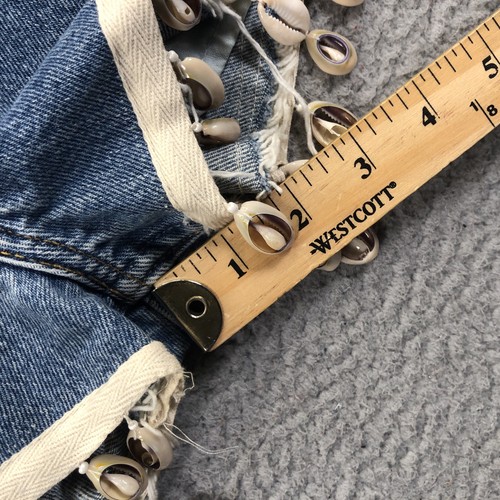 Vintage Levis Jeans Outfit Damen mittelblau 501 Shorts Trucker Weste hergestellt in den USA - Bild 23 von 23