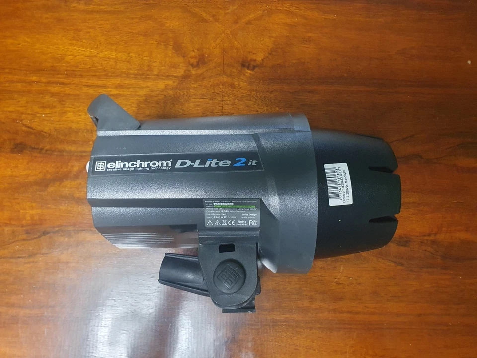 Elinchrom D-Lite 2 it Studioblitz/Studio Flash 200 Ws - functional - Bild 1 von 4
