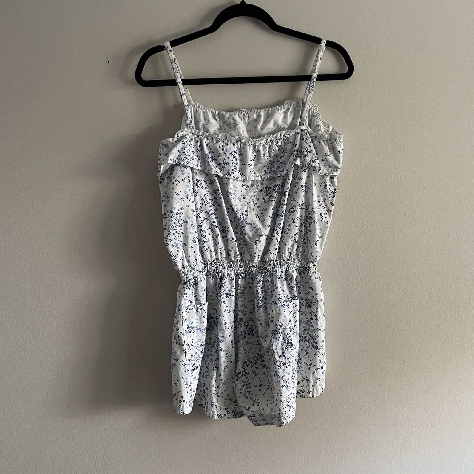 Levi’s Women Sz L White/Blue Floral Adjustable Strap Ruffle Shorts Romper thumbnail 6