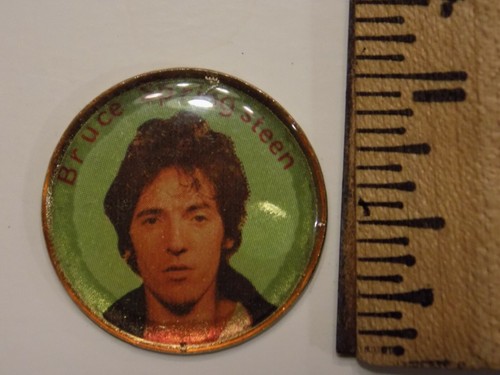 VINTAGE BRUCE SPRINGSTEEN "THE BOSS" HAT/LAPEL/JACKET PIN, NEW OLD STOCK