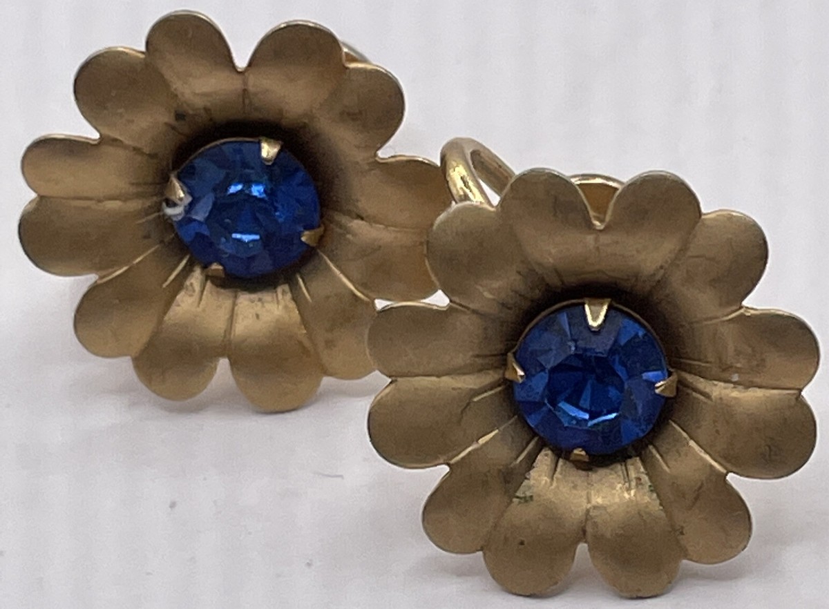 Fun Vintage GoldTone Daisy Screw On Earrings Royal Blue Center Rhinestones N39 View 4