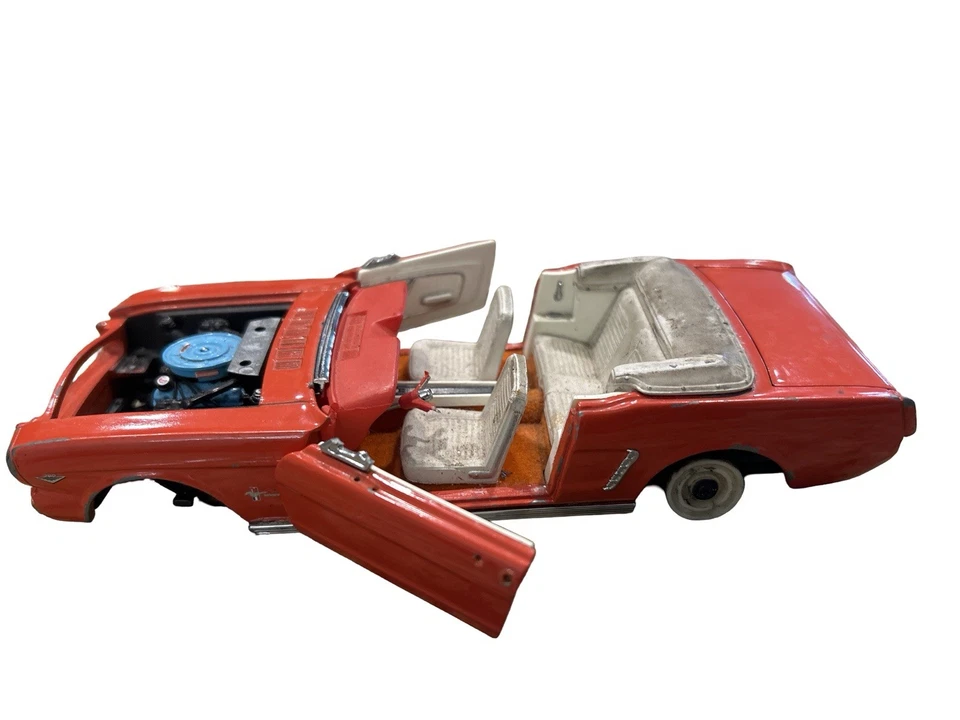 Franklin Mint Diecast Car 1964 Red Ford MUSTANG CONVERTIBLE Parts Missing - Image 2 of 4