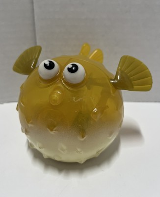 Vtg McDonalds Happy Meal Toy Disney/Pixar Finding Nemo Bloat The Blowfish Fish