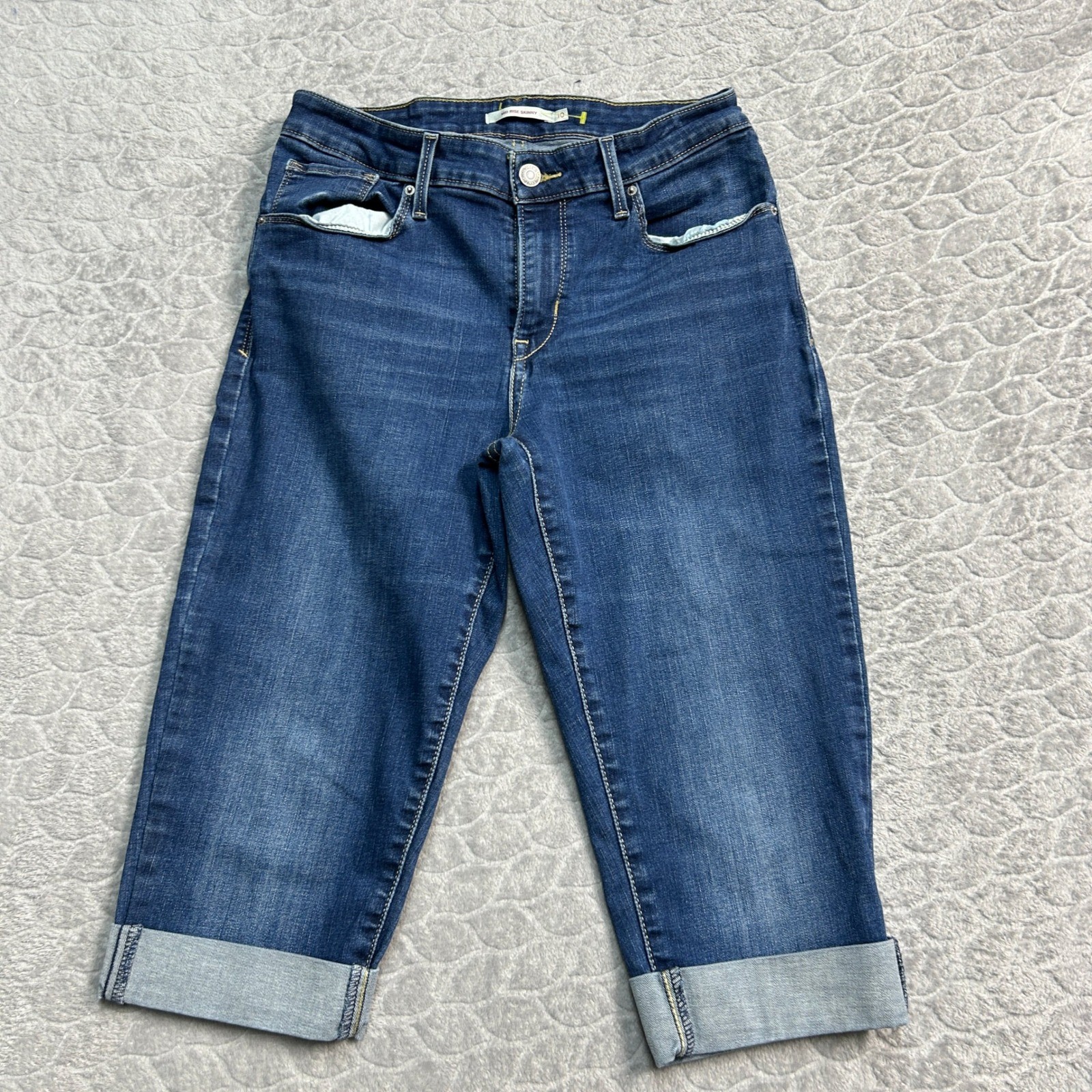 Levi's Women's Capri Jeans Size 10 Mid Rise Cuffed Stretch Denim Rolled Hem