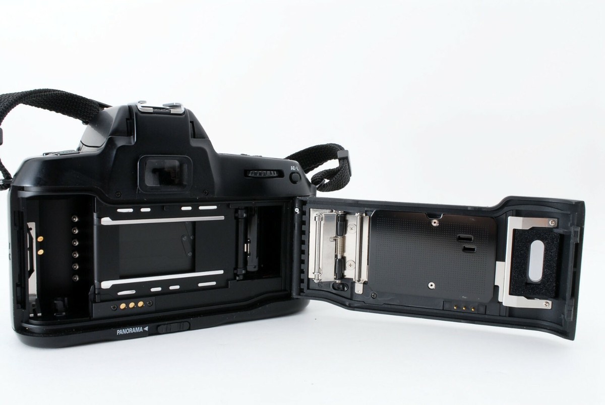 Nikon F70 35mm AF SLR Film Camera Black w/ Body Cap Strap C925949