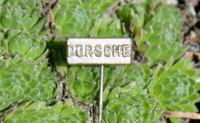 Pin / Bouton Vintage En émail Porsche Stuttgart - Occasion, Collector Automobile - Accessoire Vintage