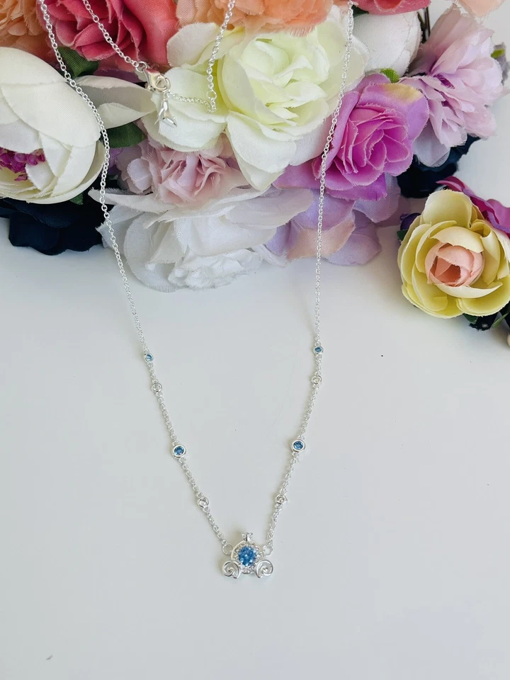Collana Carrozza Di Cenerentola In argento E Metallo Con Cristalli blu - Immagine 4 di 4