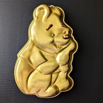 Vintage Winnie the Pooh Cake Pan 515-401 Walt Disney Wilton Enterprises  Gold
