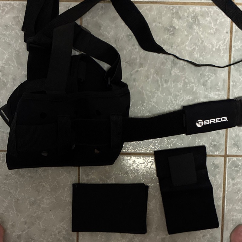 Breg Adjustable Shoulder  Stabilizer Brace Black Size Small 