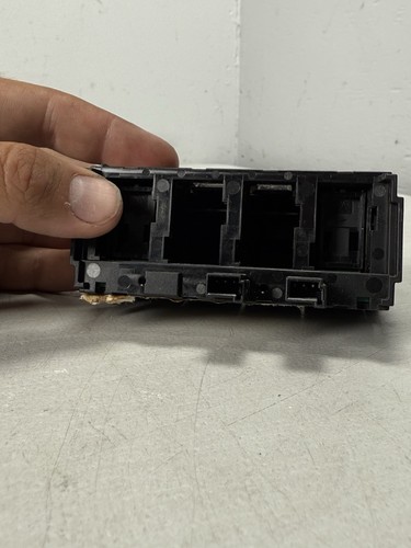 2021 Freightliner Rocker Switch Panel A06-90732-000 - Picture 3 of 8