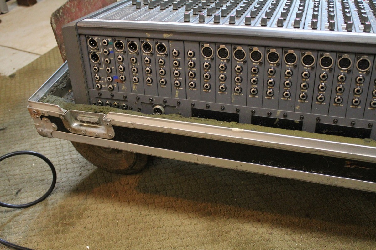 Soundcraft Delta 200 24 Channel Monitor Console With Flight Cases