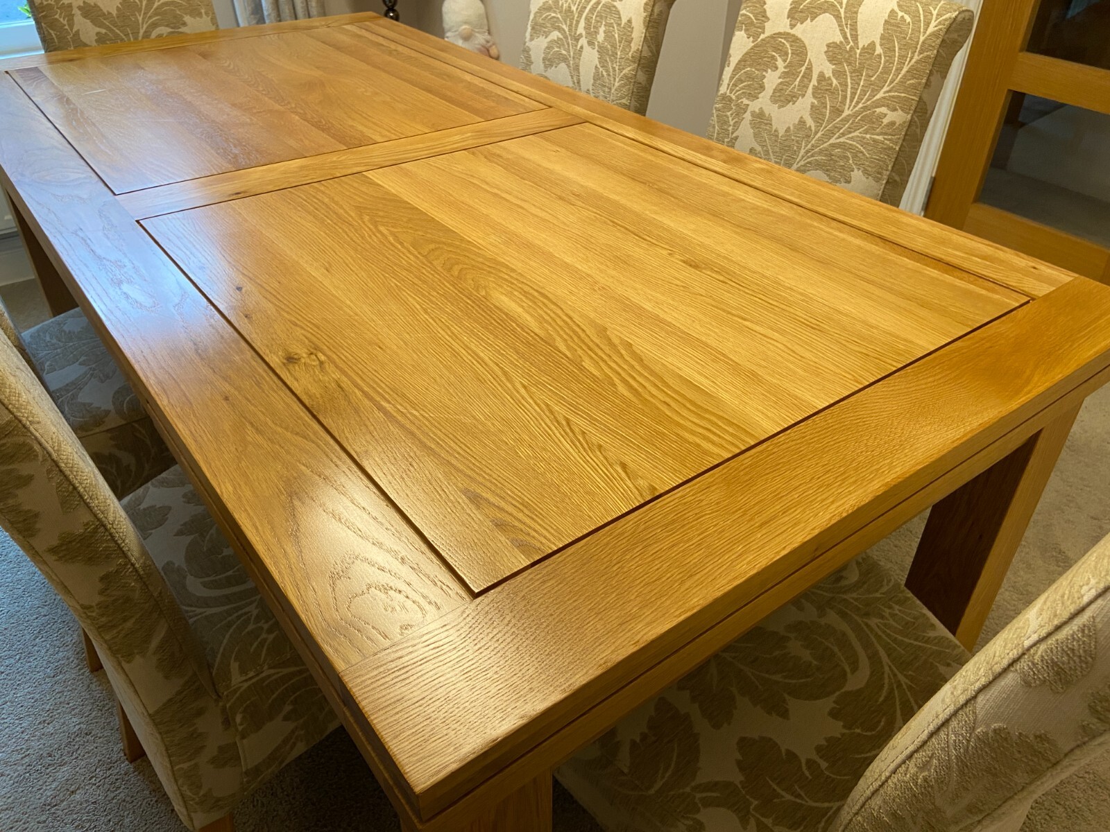 Oak Furnitureland Extending Solid Oak Dining Table and 8 Chairs (seats