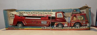 NYLINT Classic Aerial Hook & Ladder Rescue Firetruck #540 W/Box