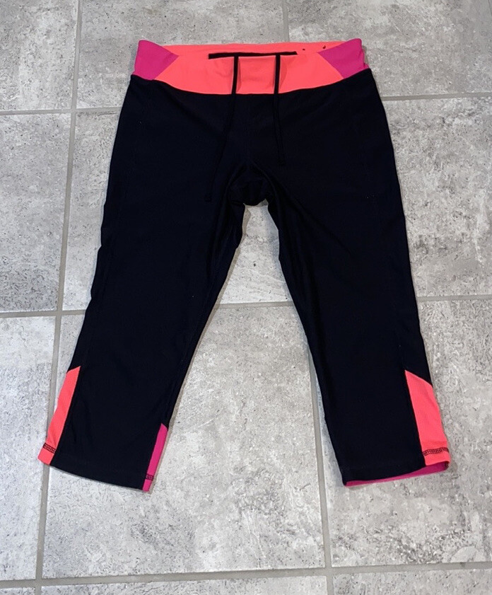 Workout Shorts Shirts Capri clothing bundle Of 8 … - image 8