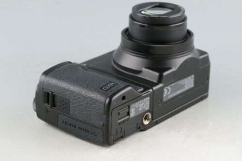 Ricoh GXR Digital Camera + P10 28-300mm F/3.5-5.6 VC Lens #57227 D5 - Picture 10 of 10