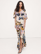 Banana - Stretch-Crepe Flutter-Sleeve Maxi Dress #817746 - Early Year Discount