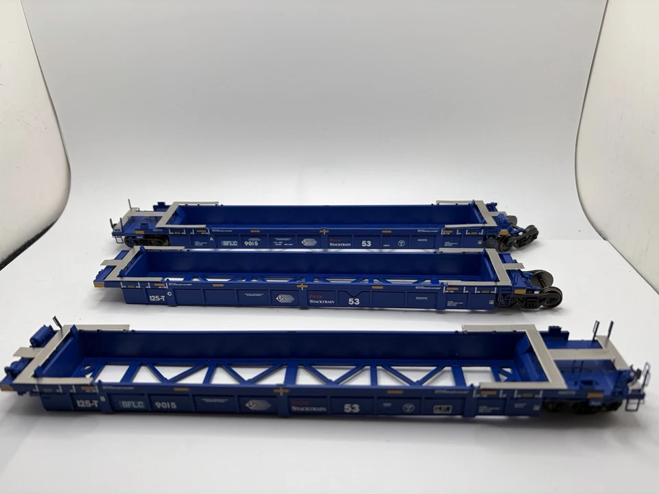 HO Scale Atlas 20004608 Thrall 53' Articulated Well Car BNSF (SFLC) #9015 - Image 2 of 4