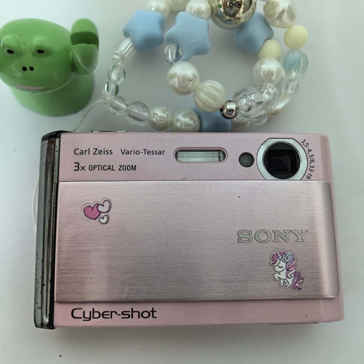 Sony Cyber Shot DSC-T70 8.1MP 3x Optical Zoom Digital Camera 
