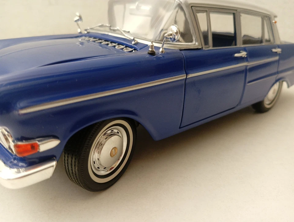 Revell Opel Kapitan Bianca E Blu Diecast Scala 1/18-ZR-H23 - Immagine 2 di 4