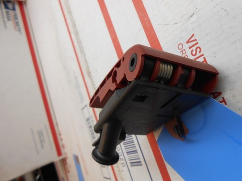 03-06 Mercedes E-class hood release handle OK0572 - Picture 3 of 4
