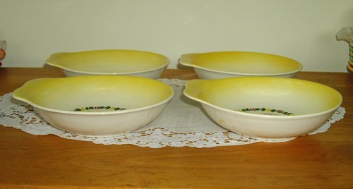 Vintage Salem Grant Crest COUNTRY CHARM Yellow 6 1/2" Lug Handle Bowls ~Setof4 - Picture 5 of 19