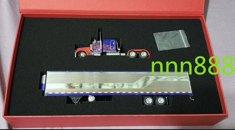 596 Model 1:64 Peterbilt Optimus Prime Truck 2025 HEC Limited Edition Car Set - Image 2 of 4