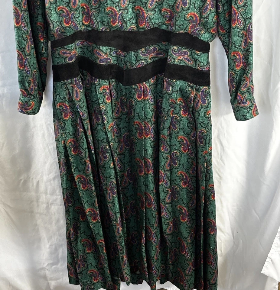 Neiman Marcus  Long Sleeve Dress Women's 10 Green Black Paisley Retro 80s READ - Image 2 of 4
