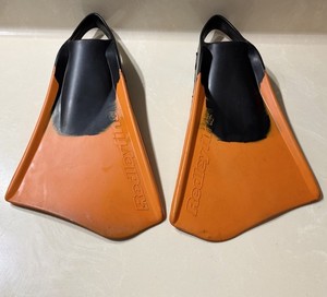 Redley Orange Swim Fins Size Medium. Excellent Condition.