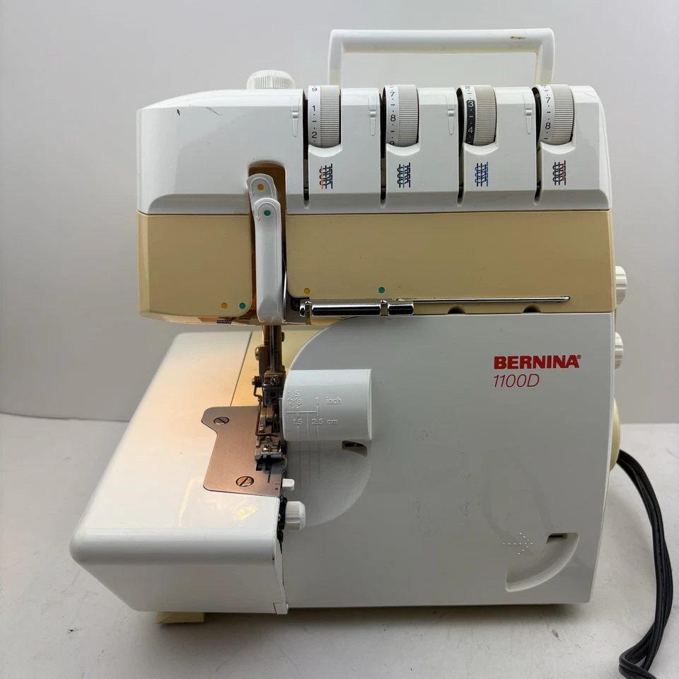 (Leer Descripción) Máquina de Coser Bernina 1100D Overlocker Serger Probada Funciona Foto 2 de 4