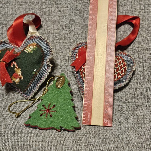Pair Of Primitive Christmas Heart Pillow Ornaments &Felt Christmas Tree Starbuck - Picture 2 of 9