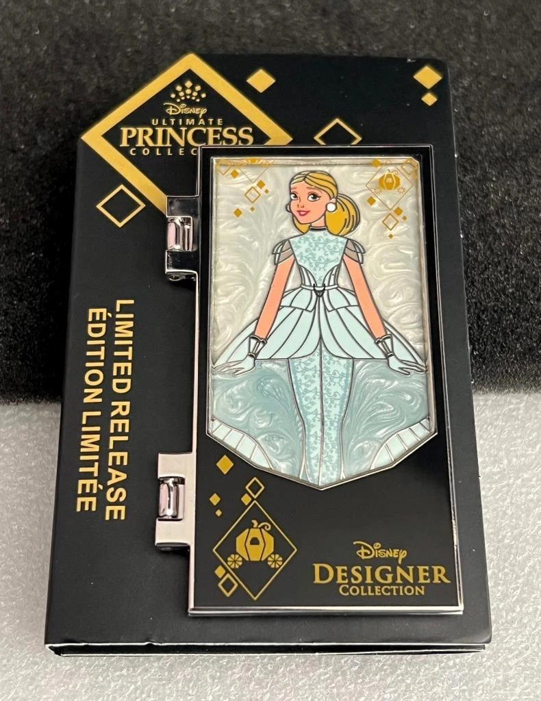Disney Ultimate Princess Designer Doll Collection Cinderella Hinged Pin