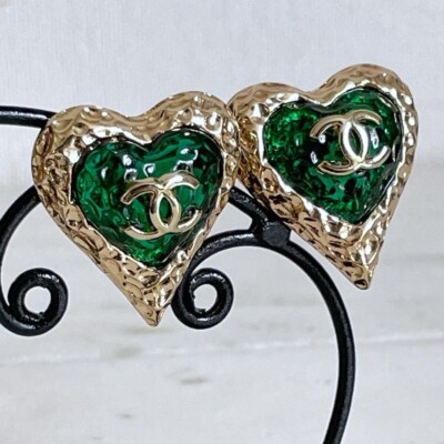 CHANEL A19V Coco Mark Green Gripoix Heart Motif Clip on Earring 1.18 inches