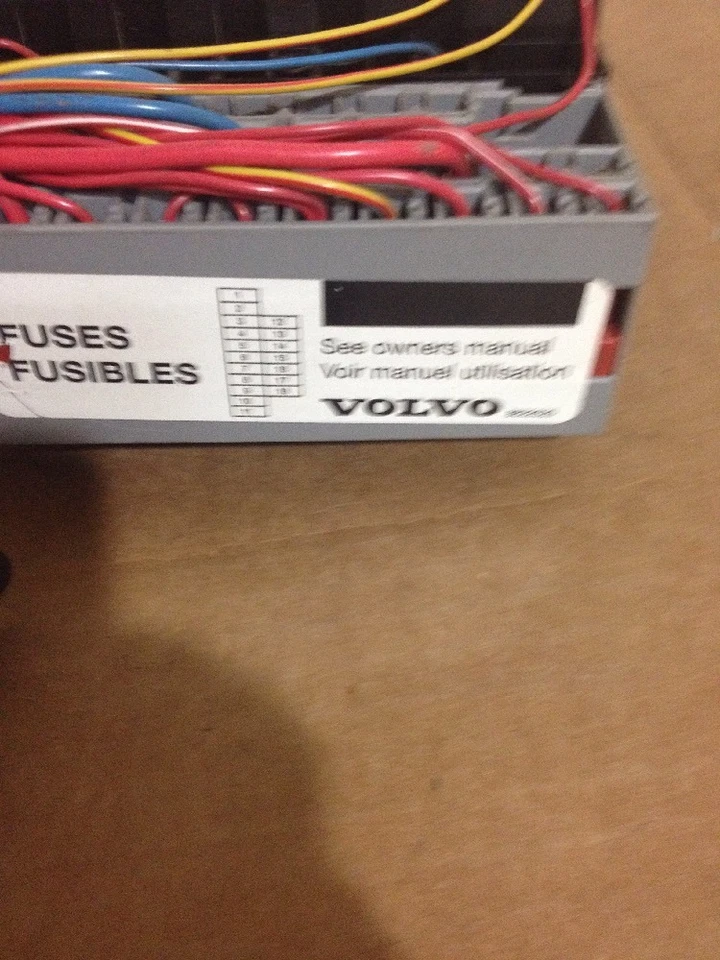 2000,2001,2002,2003,2004 Volvo S60 Rear Trunk Fuse Box  OEM - Image 4 of 4