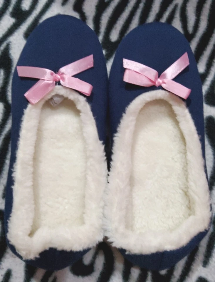 S (5/6) festive bow slipper Bed Shoes Navy ballerina type  by Avon. New - Image 3 of 4