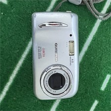 Olympus Camedia D-545 ZOOM Compact Digital Camera 4.0MP 3x Optical Silver