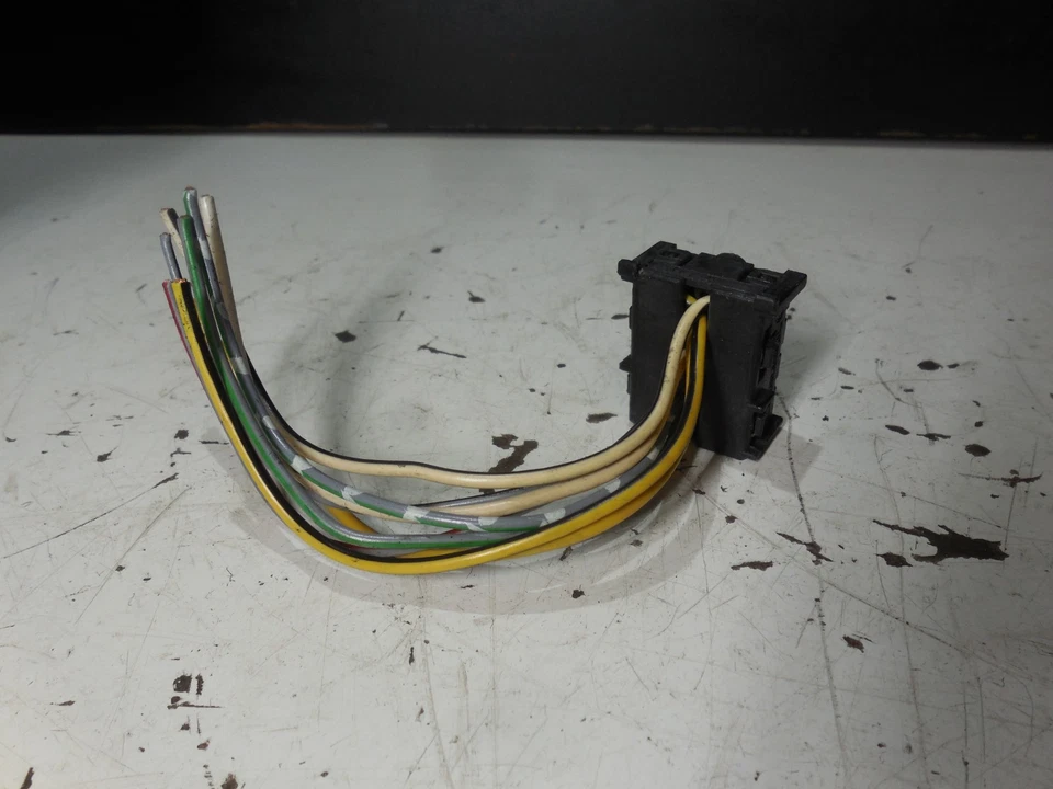 Plugue conector de tear de fio 0135451328 86-94 Mercedes Benz W124 260E 300E SL500 - Imagem 4 de 4