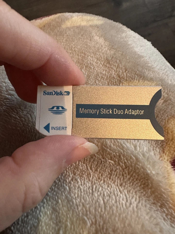 SanDisk Memory Stick Duo Adapter Card for Sony Cyber-Shot Cameras - Image 2 of 2