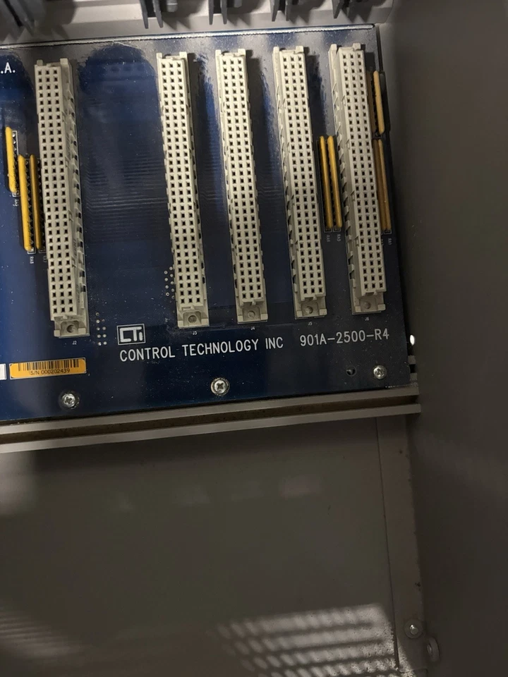 NEW NO BOX Control Technology CTI 901A-2500-R4 4 slot PLC Rack - Image 3 of 4