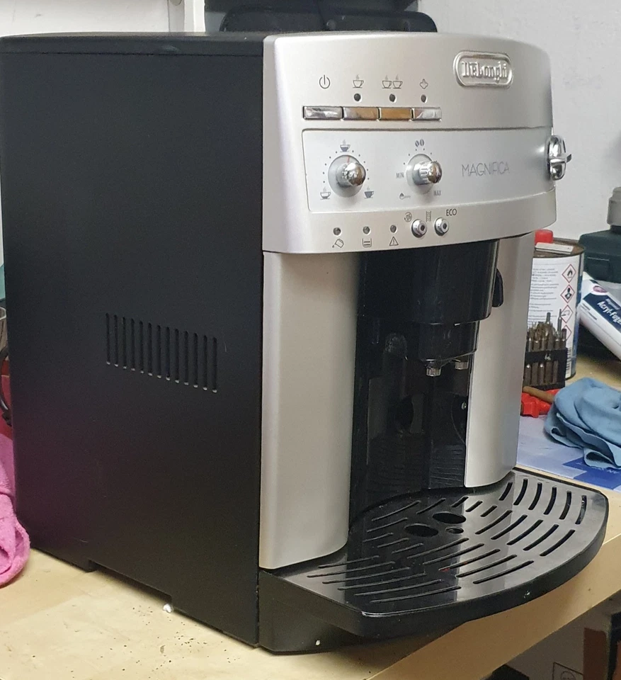 DeLonghi Magnifica ESAM3200.S, Foto 2 von 4