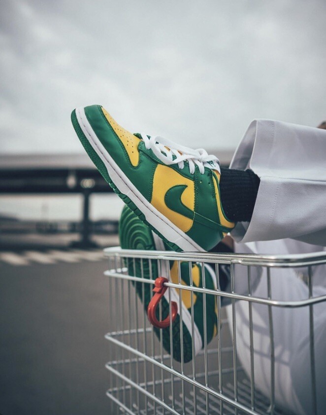 nike dunk brazil on feet