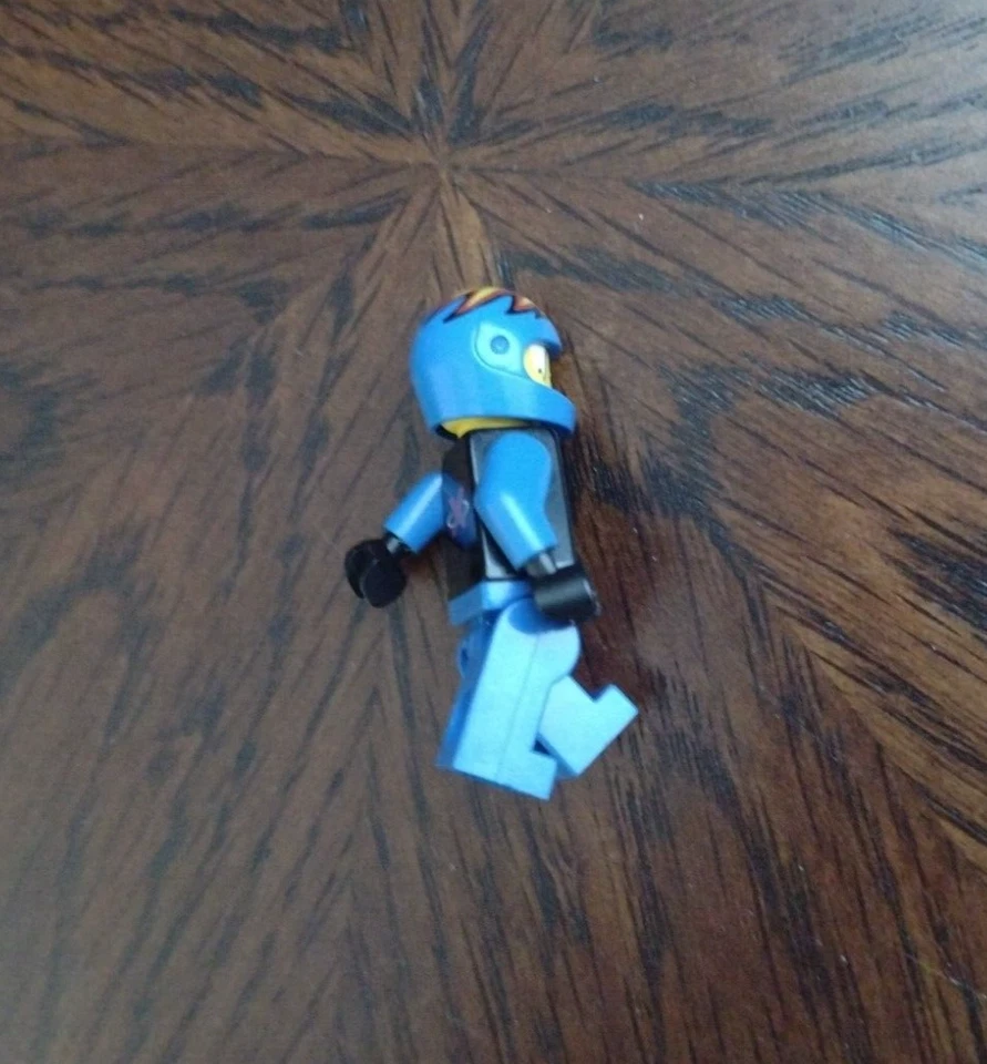 Rare LEGO 1998-99 Extreme Team Blue Helmet flames EXT001 - Image 4 of 4